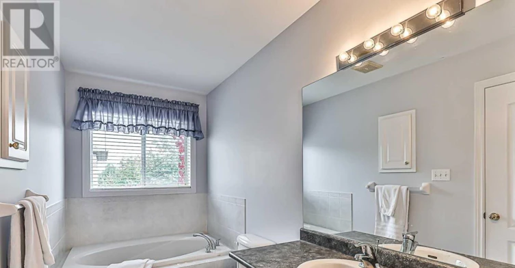 523 Ainsworth Drive, Newmarket, ON, L3Y 8W9 - 20