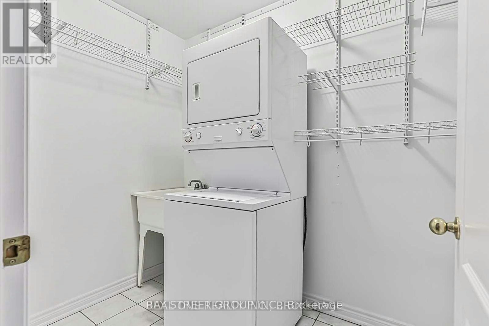 523 Ainsworth Drive, Newmarket, ON, L3Y 8W9 - 22