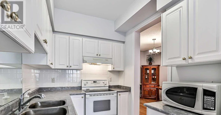 523 Ainsworth Drive, Newmarket, ON, L3Y 8W9 - 12