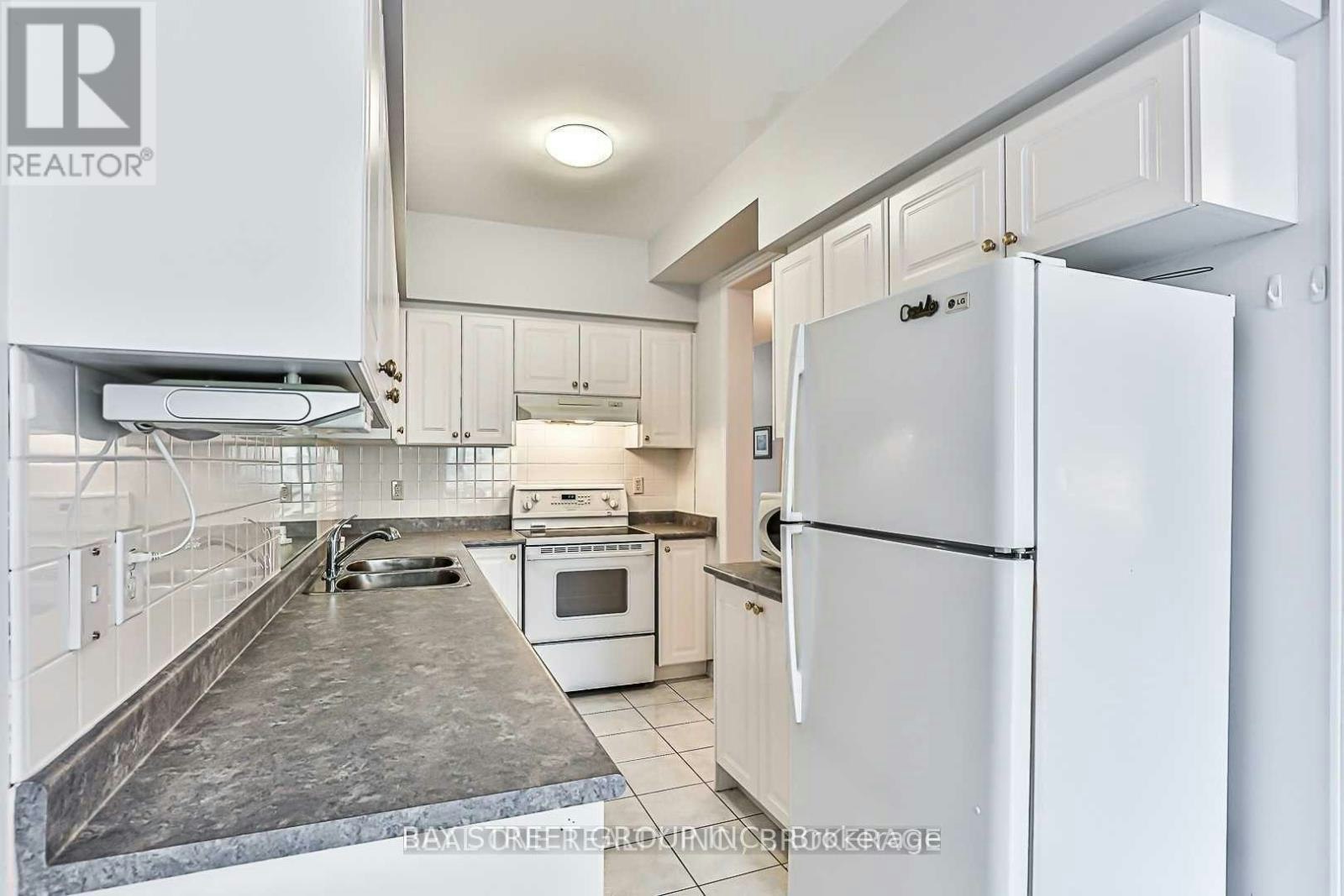 523 Ainsworth Drive, Newmarket, ON, L3Y 8W9 - 10