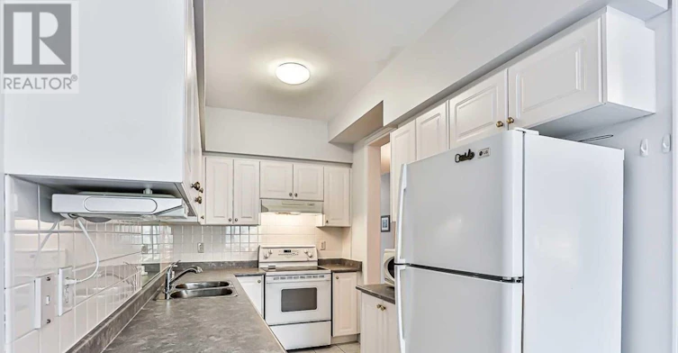 523 Ainsworth Drive, Newmarket, ON, L3Y 8W9 - 10