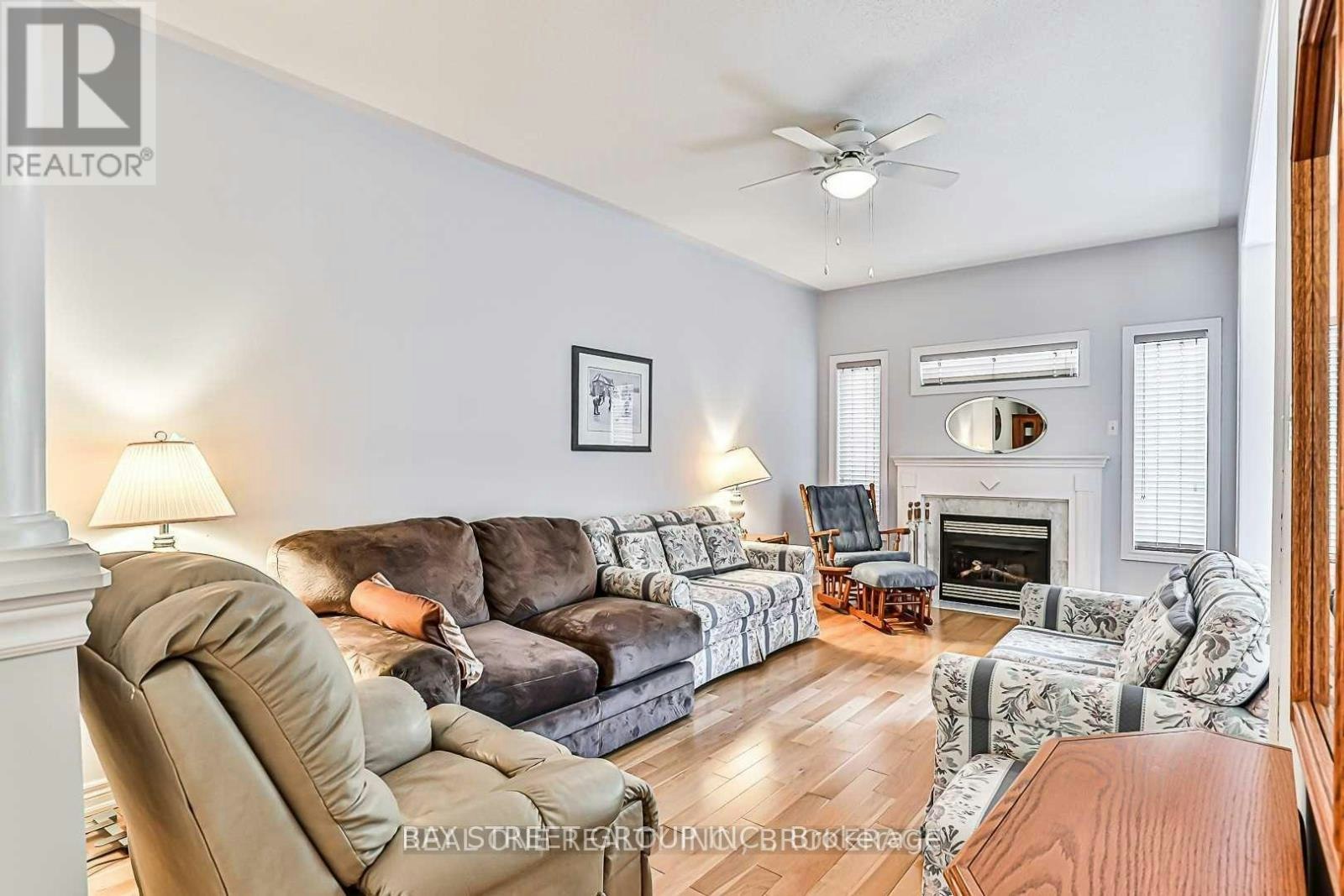 523 Ainsworth Drive, Newmarket, ON, L3Y 8W9 - 8