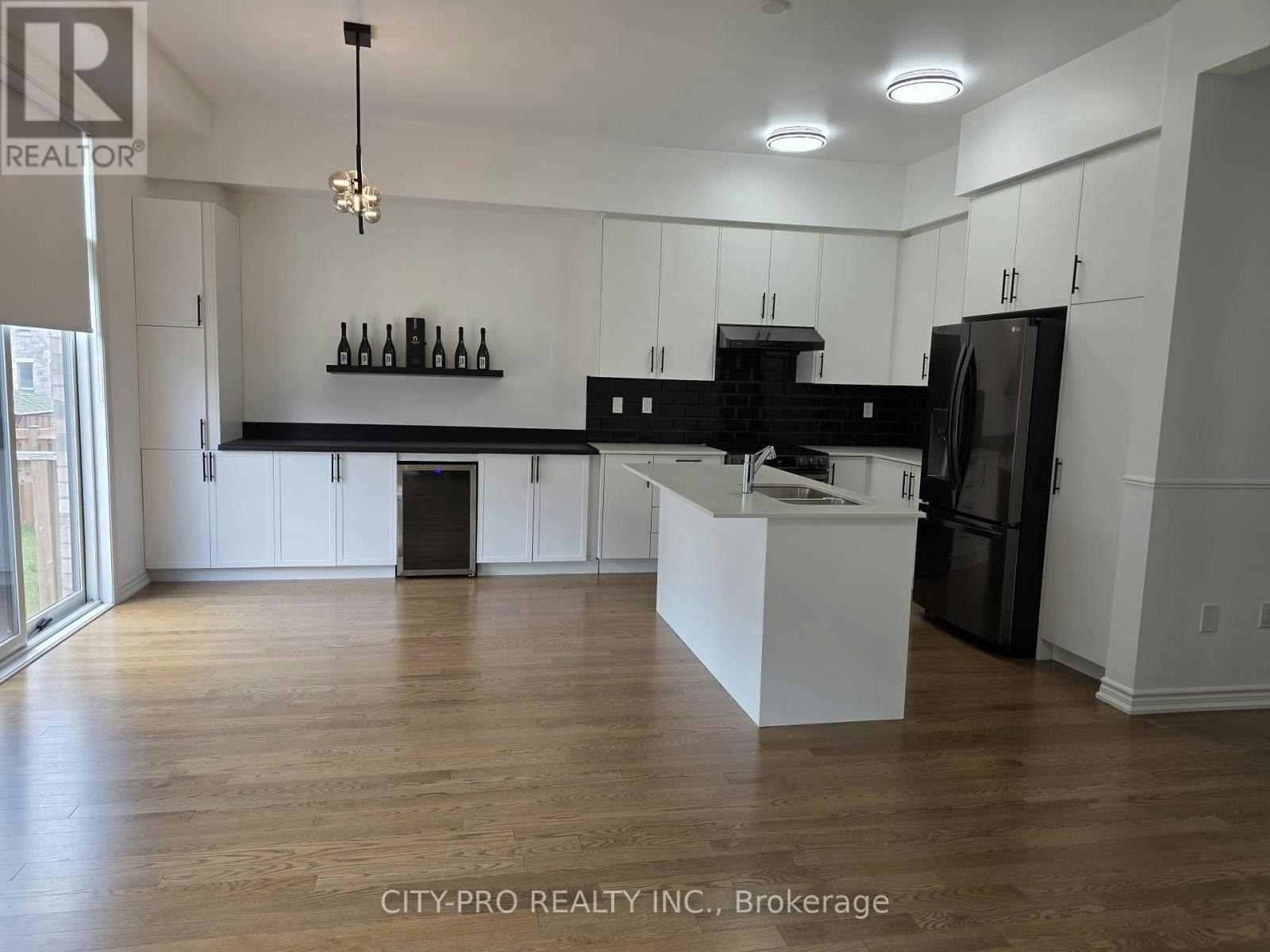 104 Shepherd Drive, Barrie, ON, L9S 2Z4 - 3