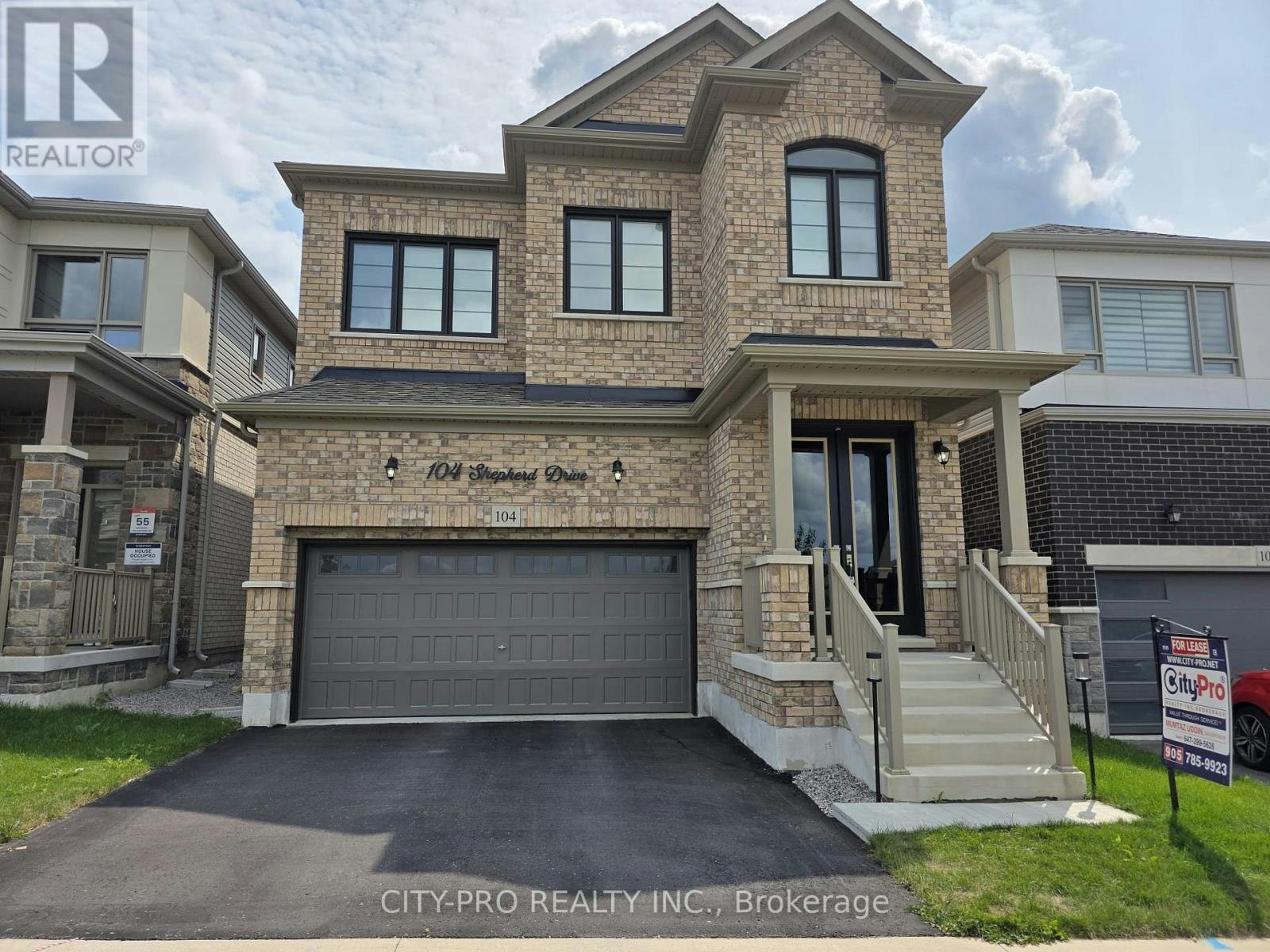 104 Shepherd Drive, Barrie, ON, L9S 2Z4