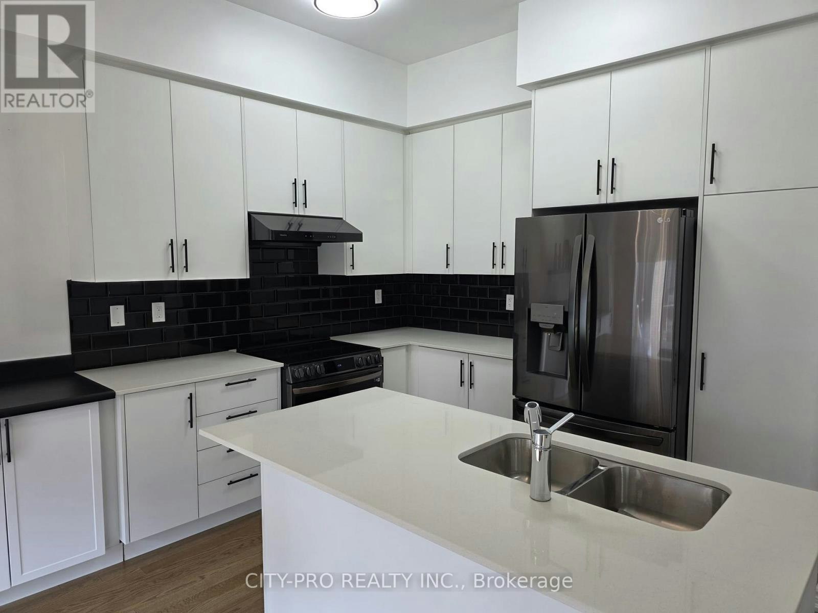 104 Shepherd Drive, Barrie, ON, L9S 2Z4 - 4