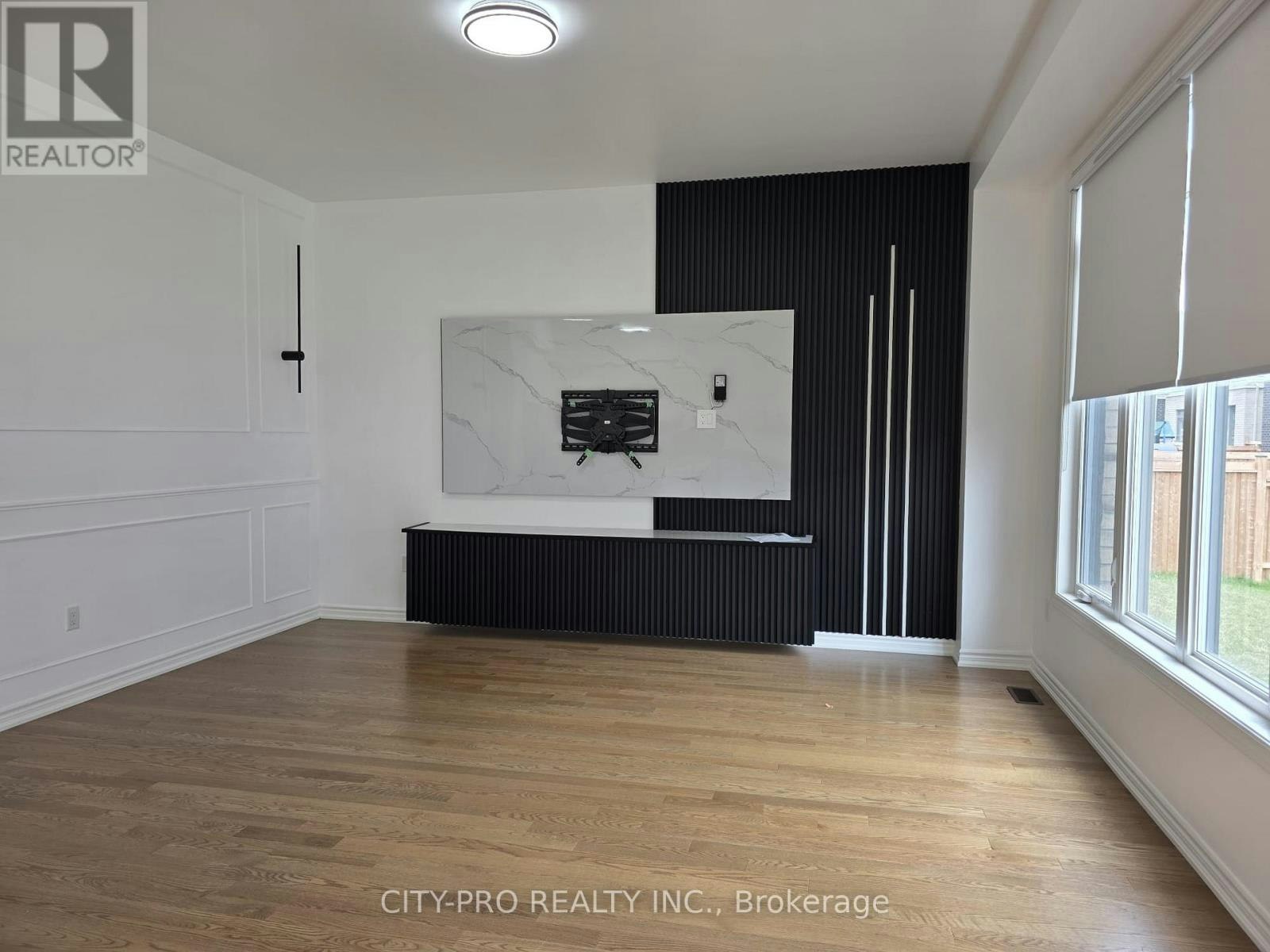 104 Shepherd Drive, Barrie, ON, L9S 2Z4 - 7