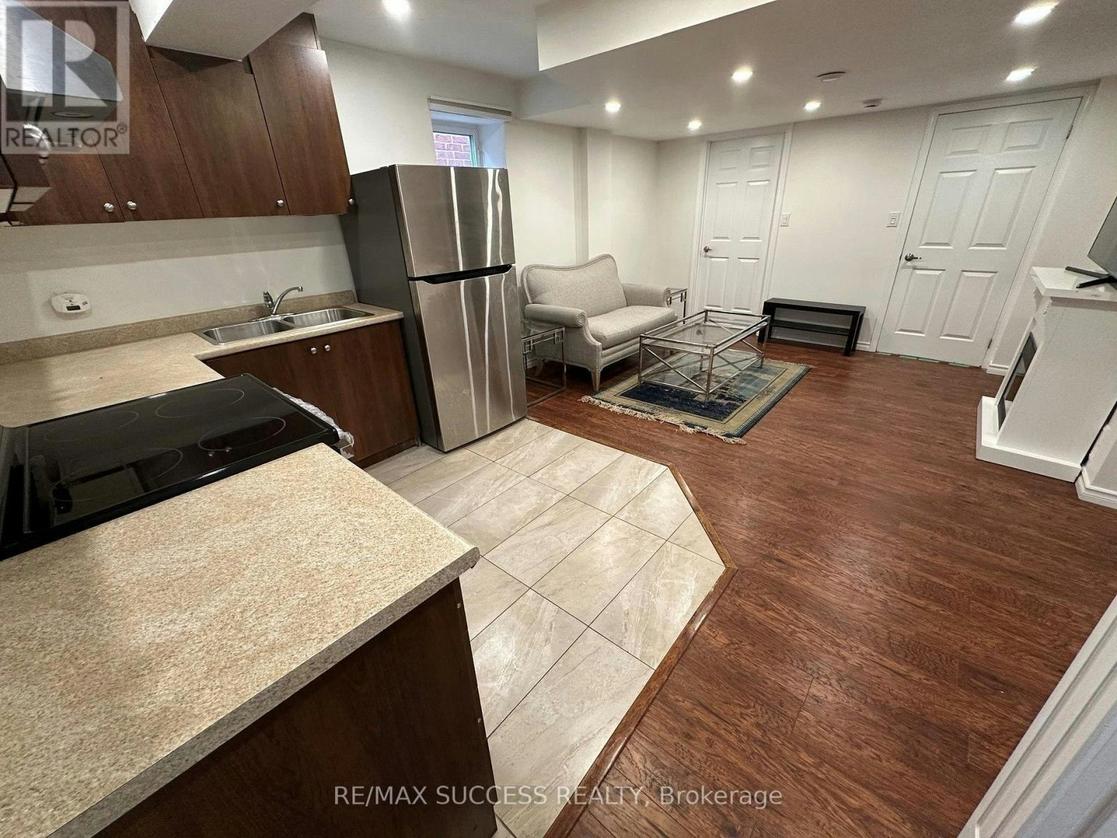 BASEMENT-916 Minchin Way, Milton, ON, L9T 7T6 - 5