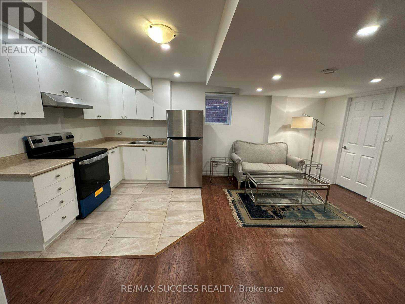 BASEMENT-916 Minchin Way, Milton, ON, L9T 7T6 4