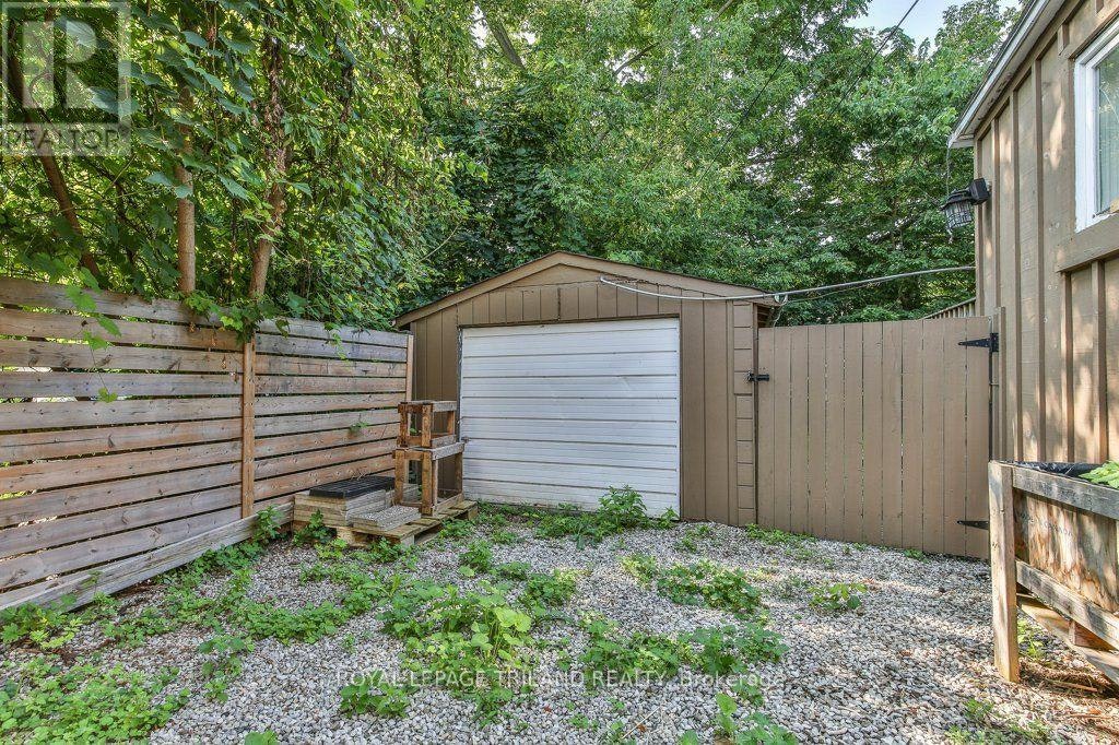 24 Mount Pleasant Avenue, London, ON, N6H 1C9 - 23