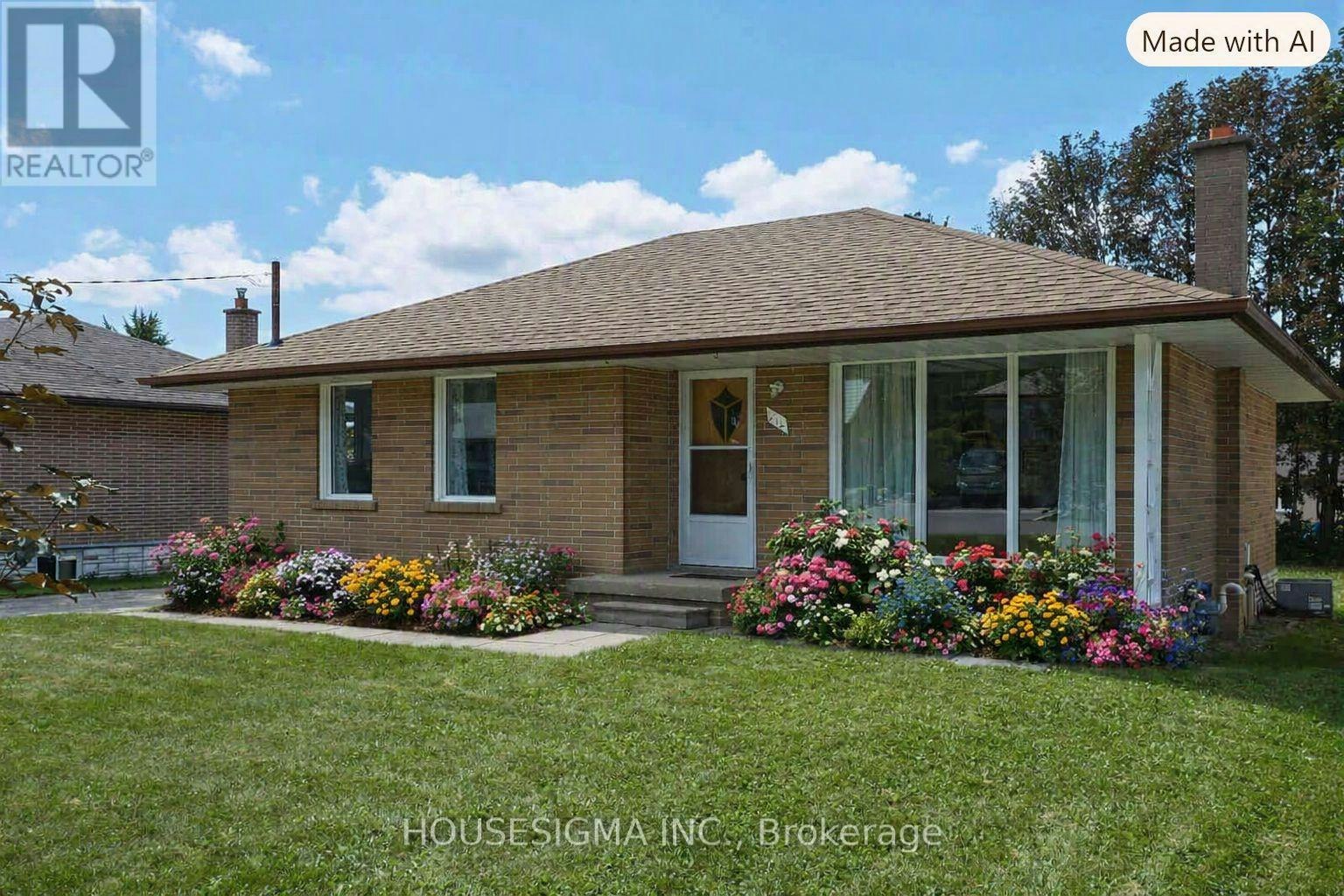 212 Hallett Avenue, Whitby, ON, L1N 5K8