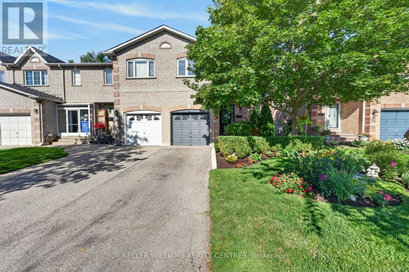12 Lancaster Court, Georgina, ON, L4P 4A1