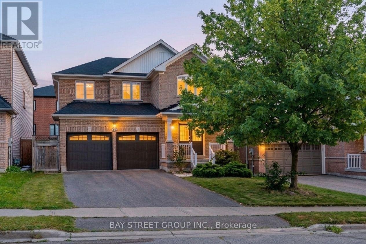 37 Mynden Way, Newmarket, ON, L3X 3A7