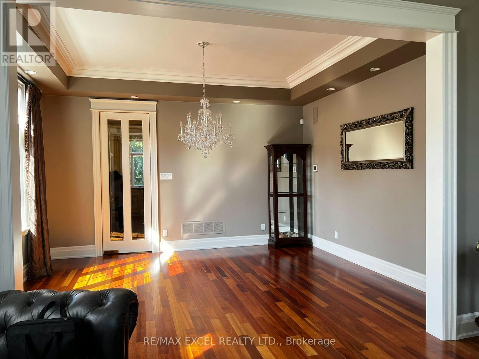 1205 Streambank Drive, Mississauga, ON, L5H 1X1 - 8