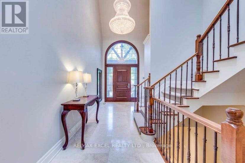 1205 Streambank Drive, Mississauga, ON, L5H 1X1 - 2