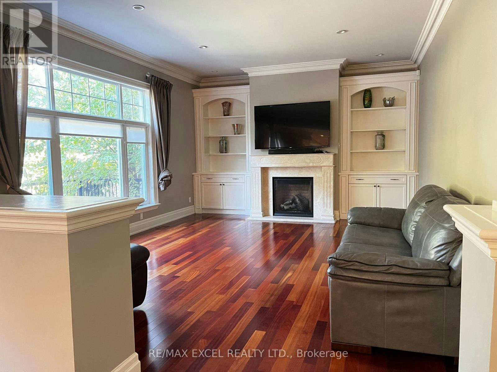 1205 Streambank Drive, Mississauga, ON, L5H 1X1 - 9