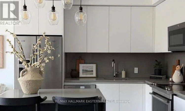 308-195 Hunter Street E