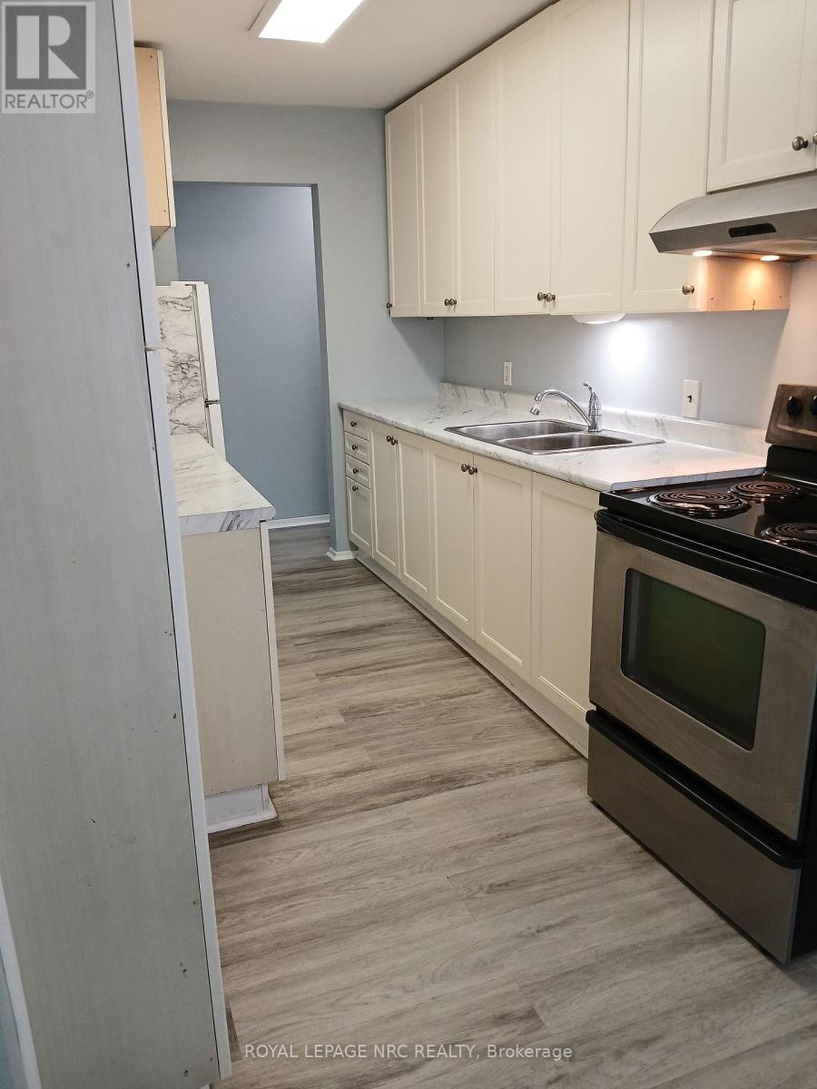 A-5583 Ontario Avenue, Niagara Falls, ON, L2E 3S4 - 9