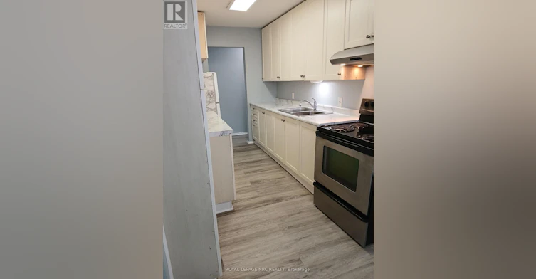 A-5583 Ontario Avenue, Niagara Falls, ON, L2E 3S4 - 9