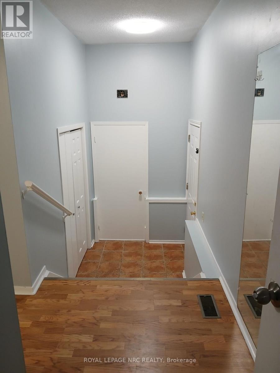 A-5583 Ontario Avenue, Niagara Falls, ON, L2E 3S4 - 2