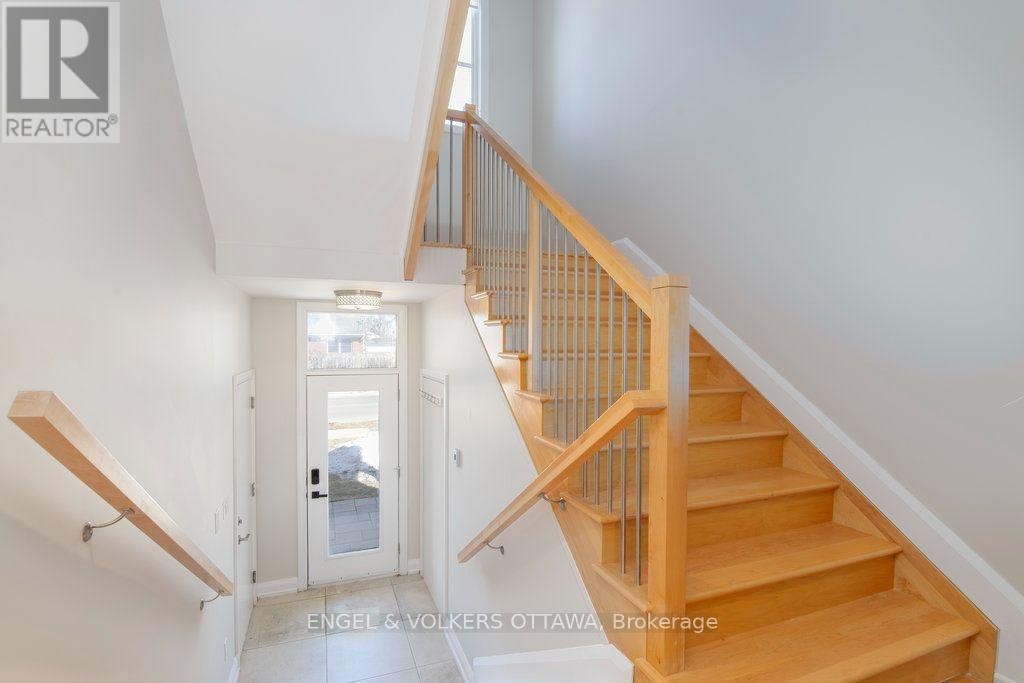 1288A Kilborn Avenue, Ottawa, ON, K1H 6L3 - 4