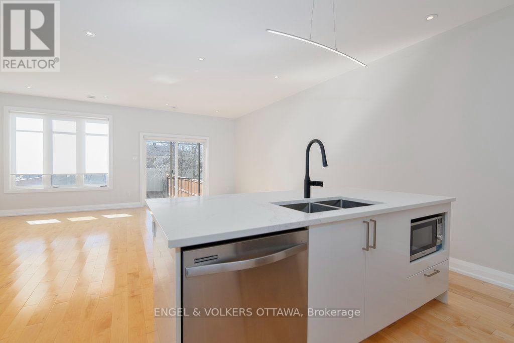 1288A Kilborn Avenue, Ottawa, ON, K1H 6L3 - 13