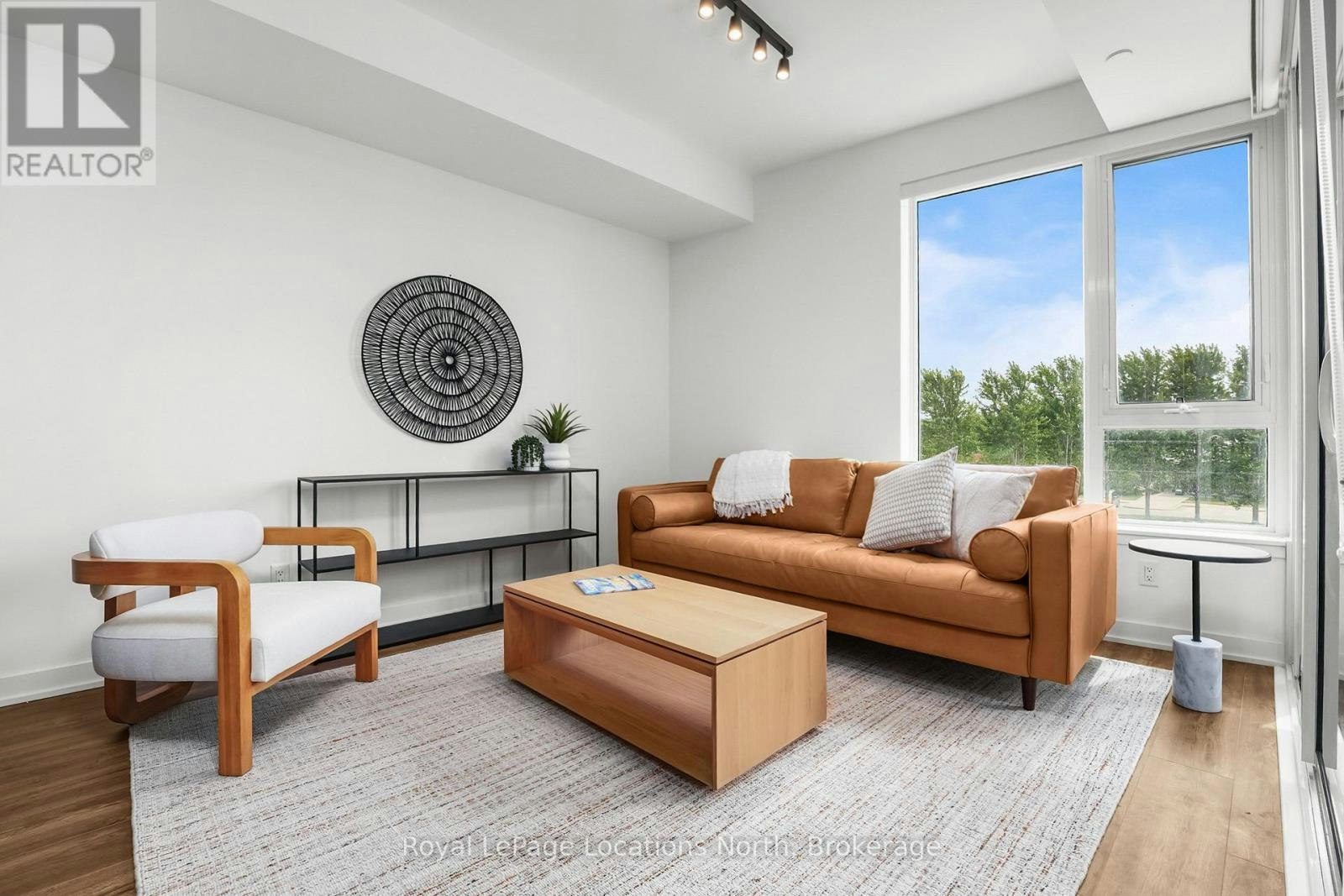 31 Huron, Unit 208 Street, Collingwood, ON, L9Y 5T7 - 5