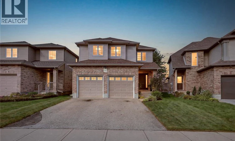 783 Frontenac Crescent