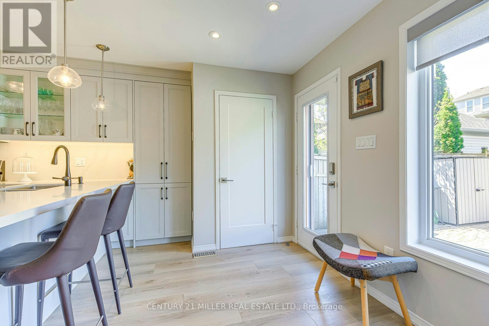 215 Roxton Road, Oakville, ON, L6H 6M9 - 17