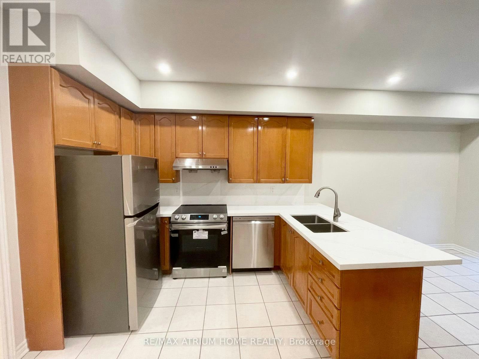 10 William Poole Way, Toronto, ON, M2N 7A7 - 4