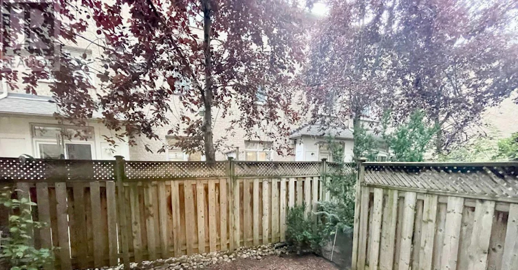 10 William Poole Way, Toronto, ON, M2N 7A7 - 9