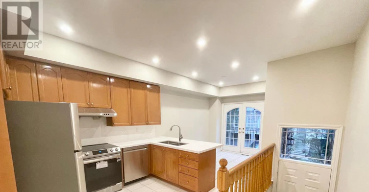 10 William Poole Way, Toronto, ON, M2N 7A7 - 3