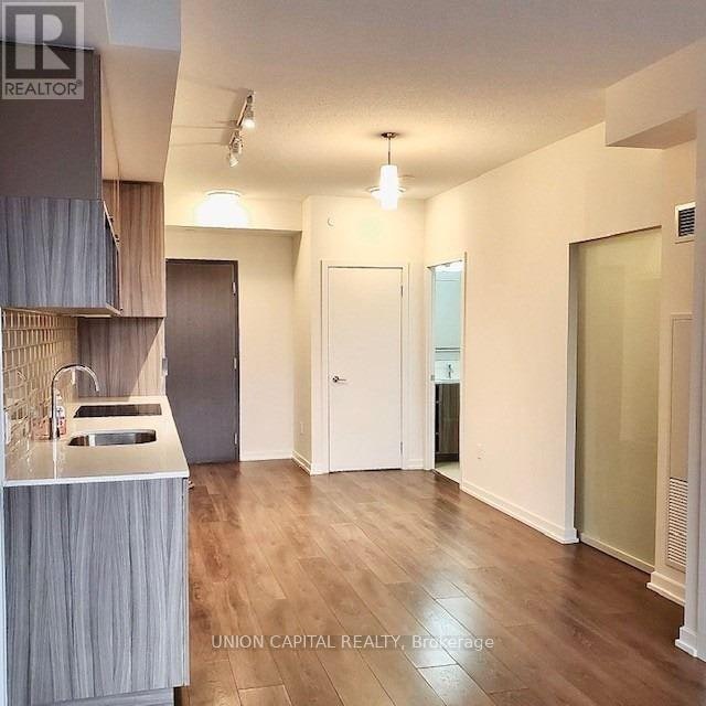 201-52 Forest Manor Road, Toronto, ON, M2J 0E2 - 4