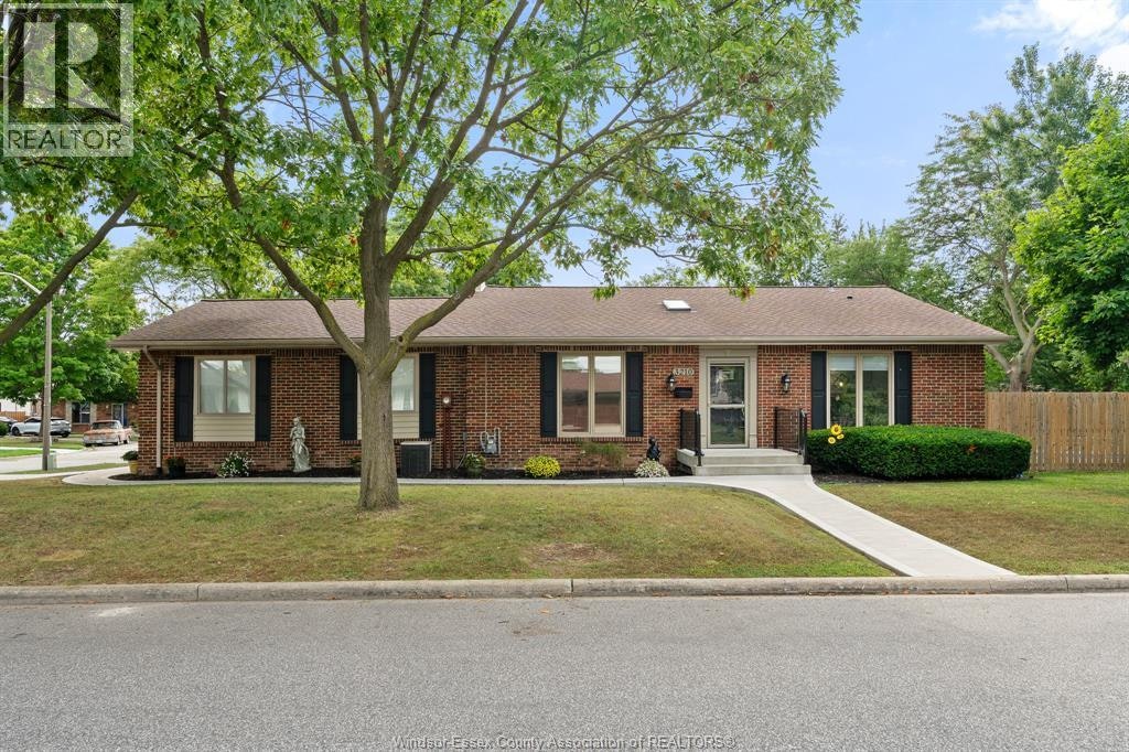 3210 Halpin Road, Windsor, ON, N8R 2B2