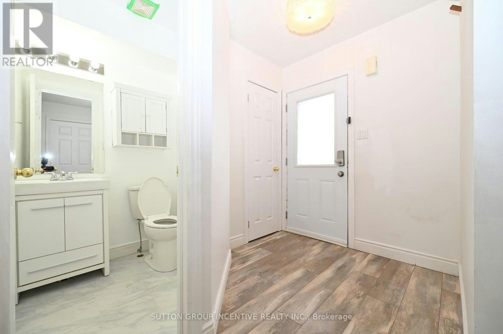 233 Stanley Street, Barrie, ON, L4M 6X9 - 2