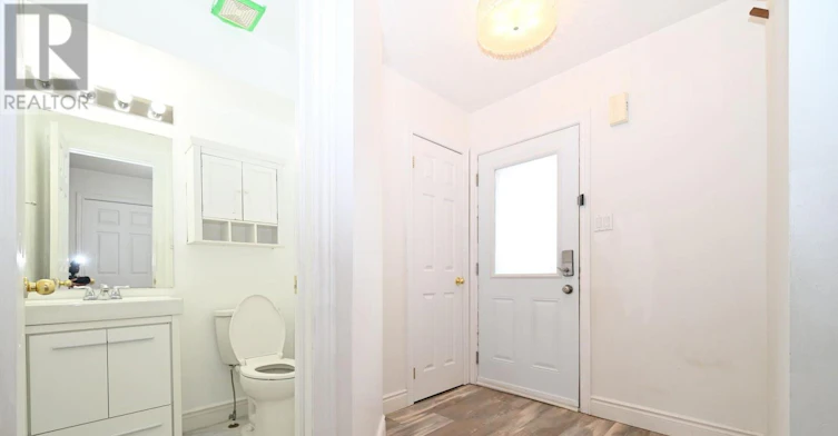 233 Stanley Street, Barrie, ON, L4M 6X9 - 2