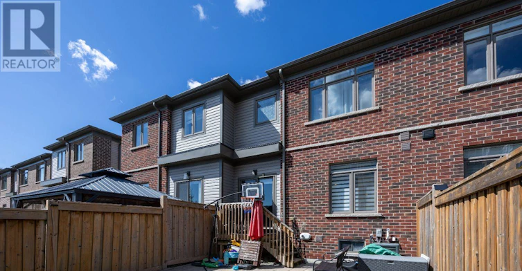 72 Longshore Way, Whitby, ON, L1N 0M1 - 2