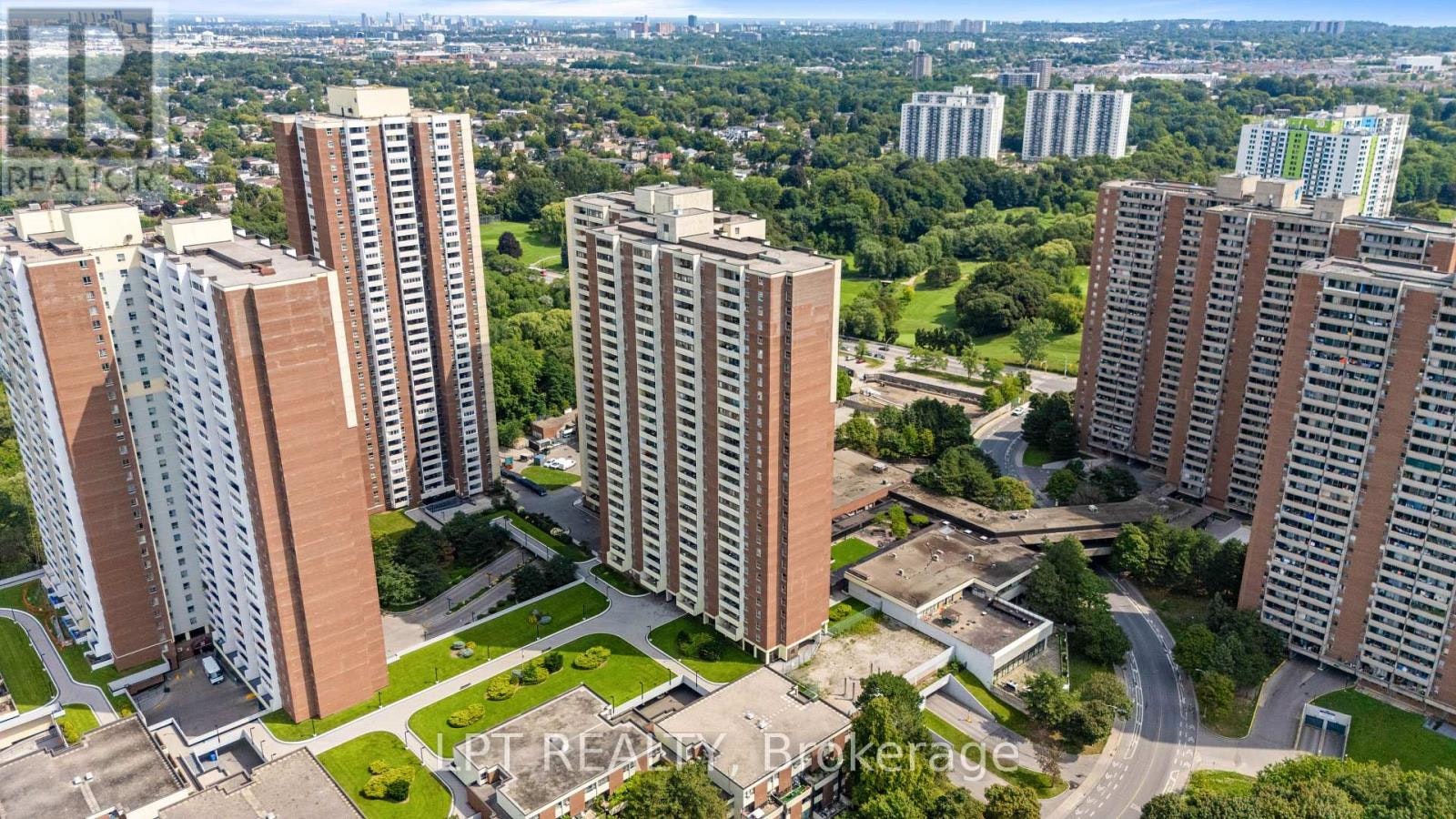 2811-5 Massey Square, Toronto, ON, M4C 5L6