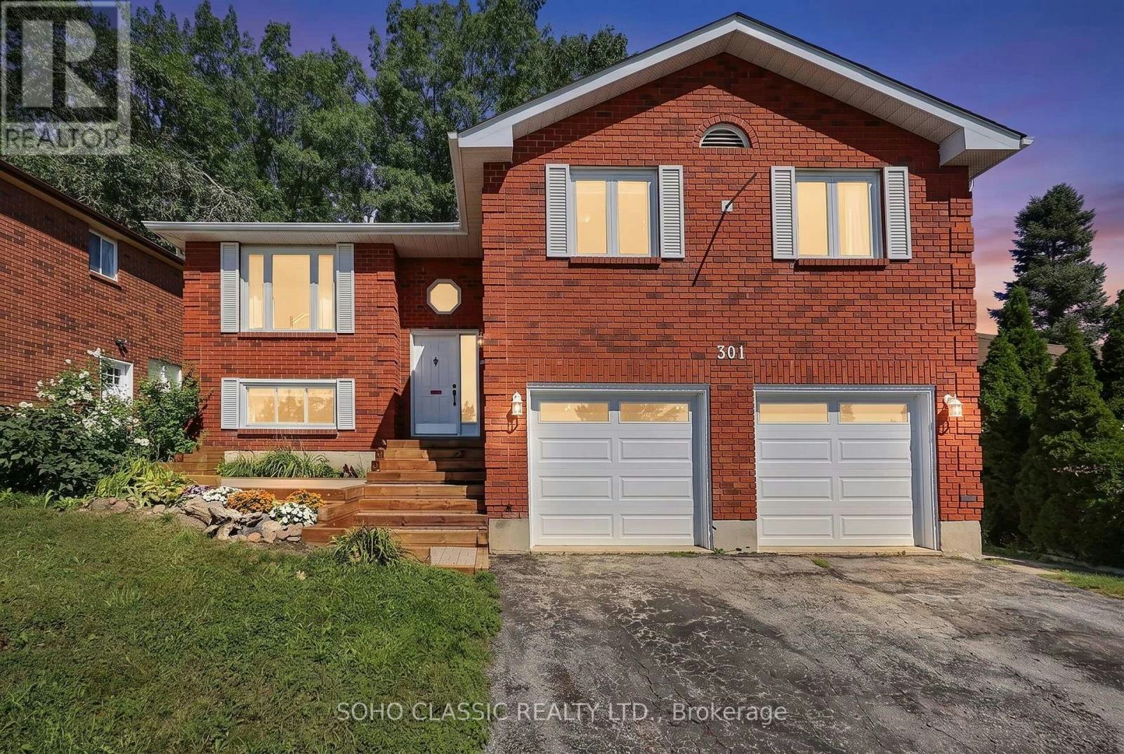301 Leacock Drive, Barrie, ON, L4N 6J8
