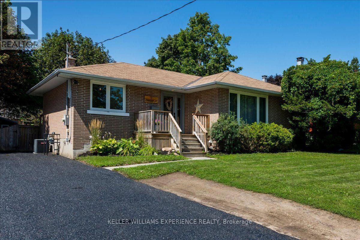 92 Johnson Street, Barrie, ON, L4M 4R3
