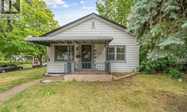 3173 Wyandotte West