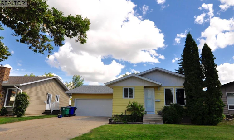 407 Wathaman Crescent
