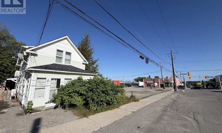 21 Birch Street S