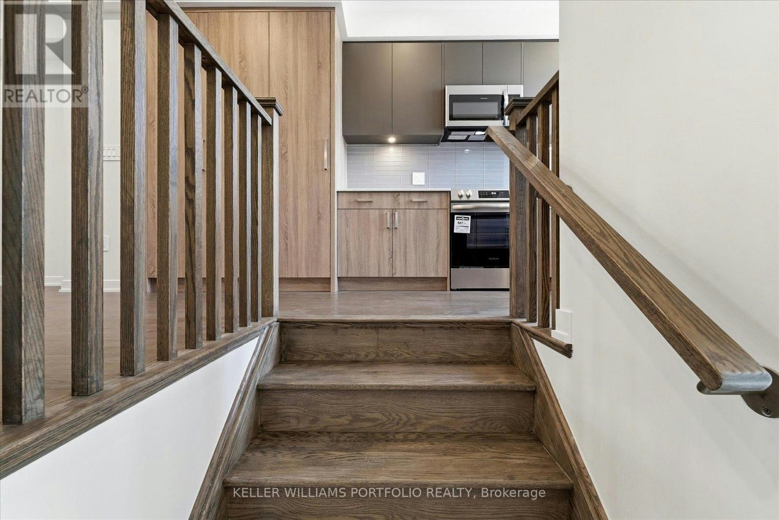 372 Lawrence Heights Way, Toronto, ON, M6A 0E8 - 6