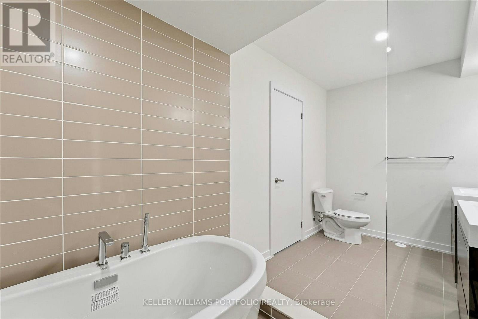 372 Lawrence Heights Way, Toronto, ON, M6A 0E8 - 32