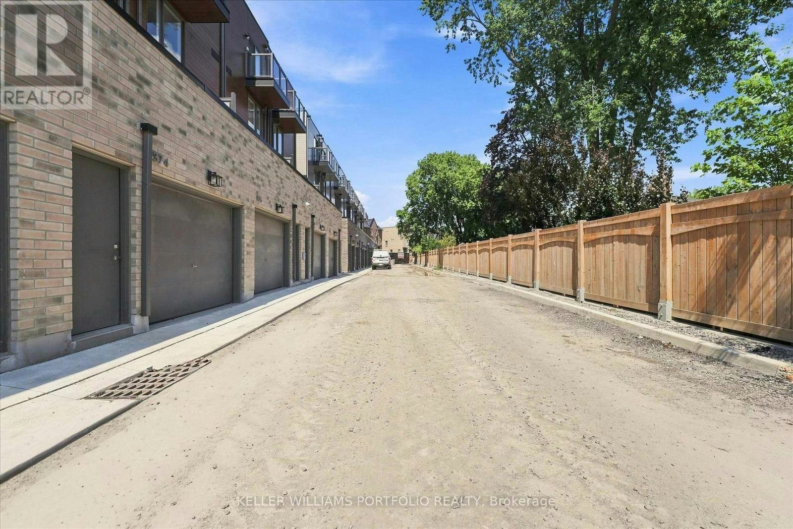 372 Lawrence Heights Way, Toronto, ON, M6A 0E8 - 50
