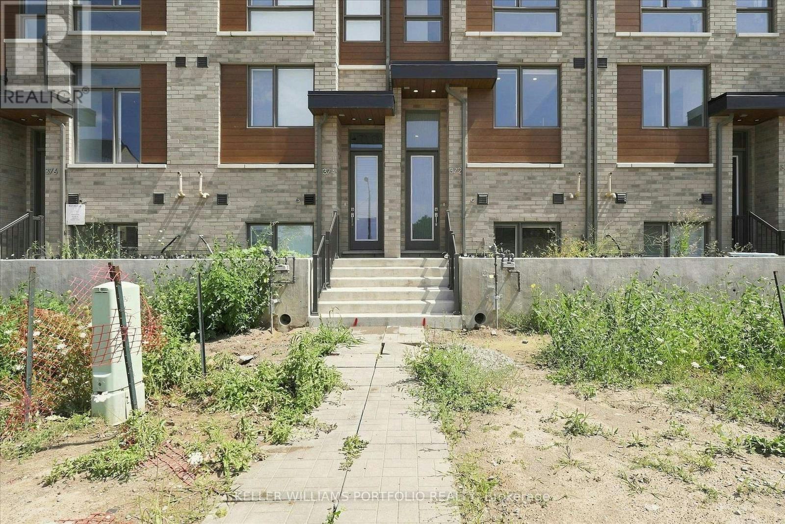 372 Lawrence Heights Way, Toronto, ON, M6A 0E8 - 3