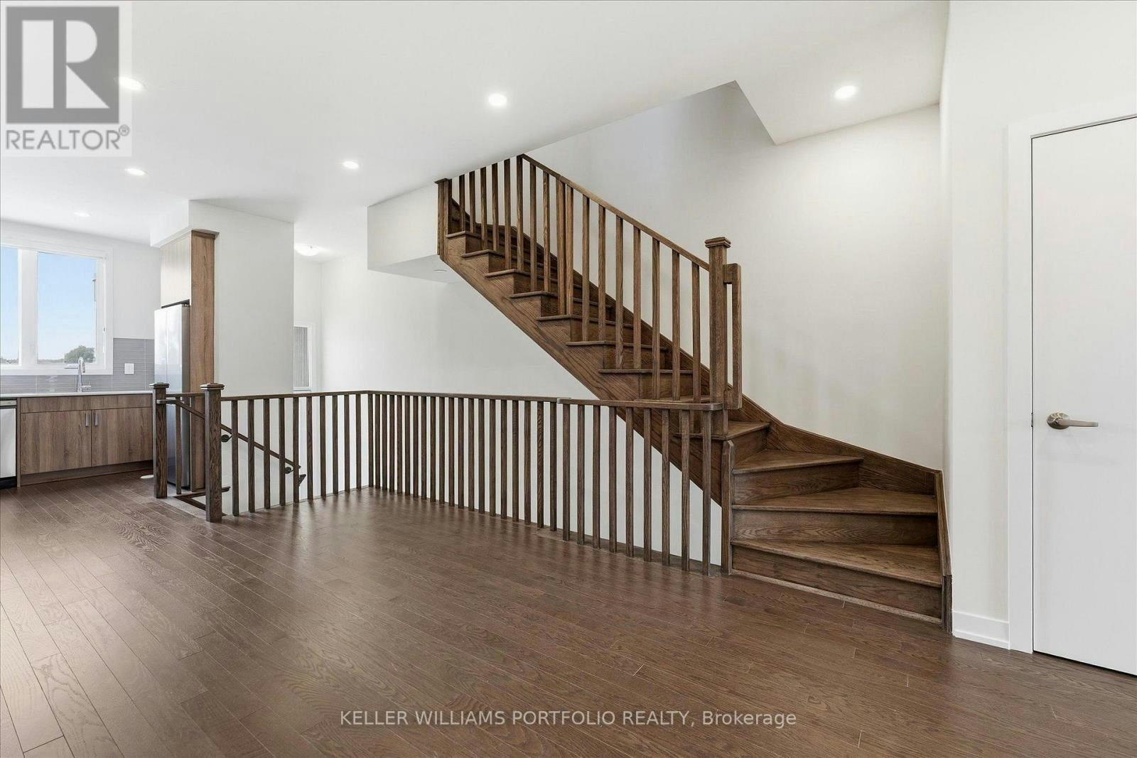 372 Lawrence Heights Way, Toronto, ON, M6A 0E8 - 7