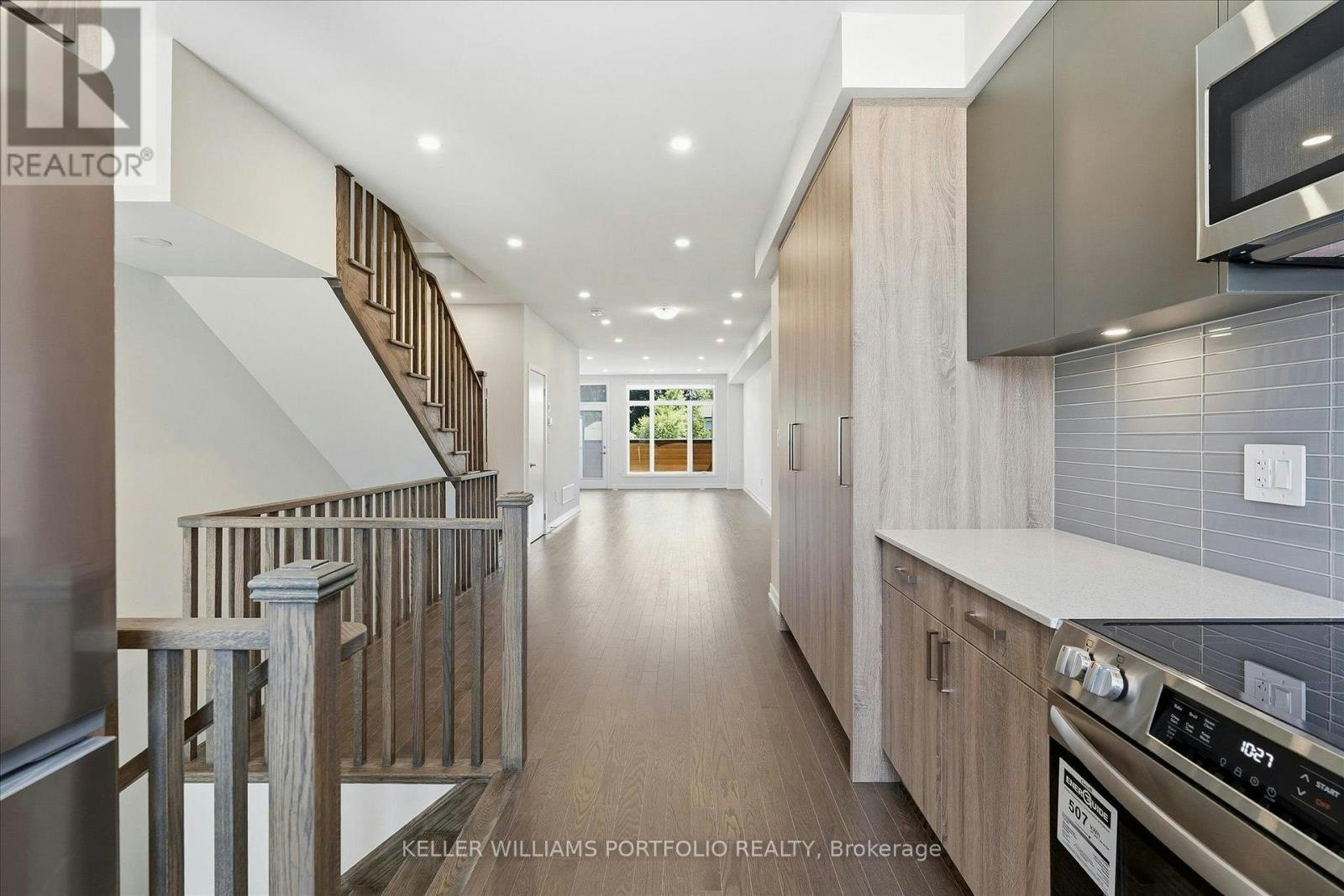 372 Lawrence Heights Way, Toronto, ON, M6A 0E8 - 14