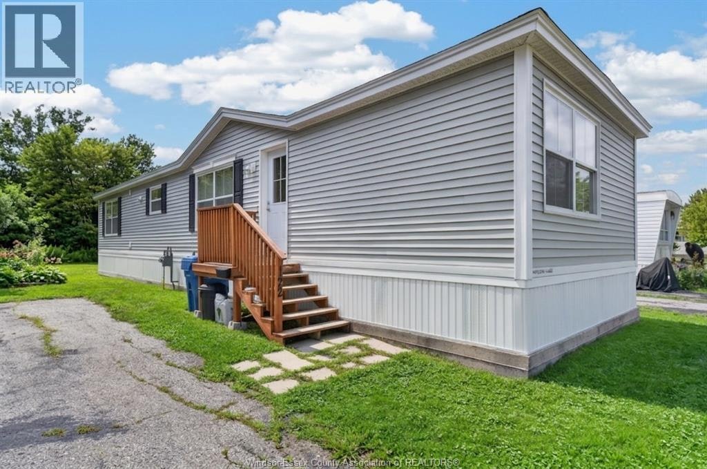 122 Steven Court, Essex, ON, N8M 1Z9