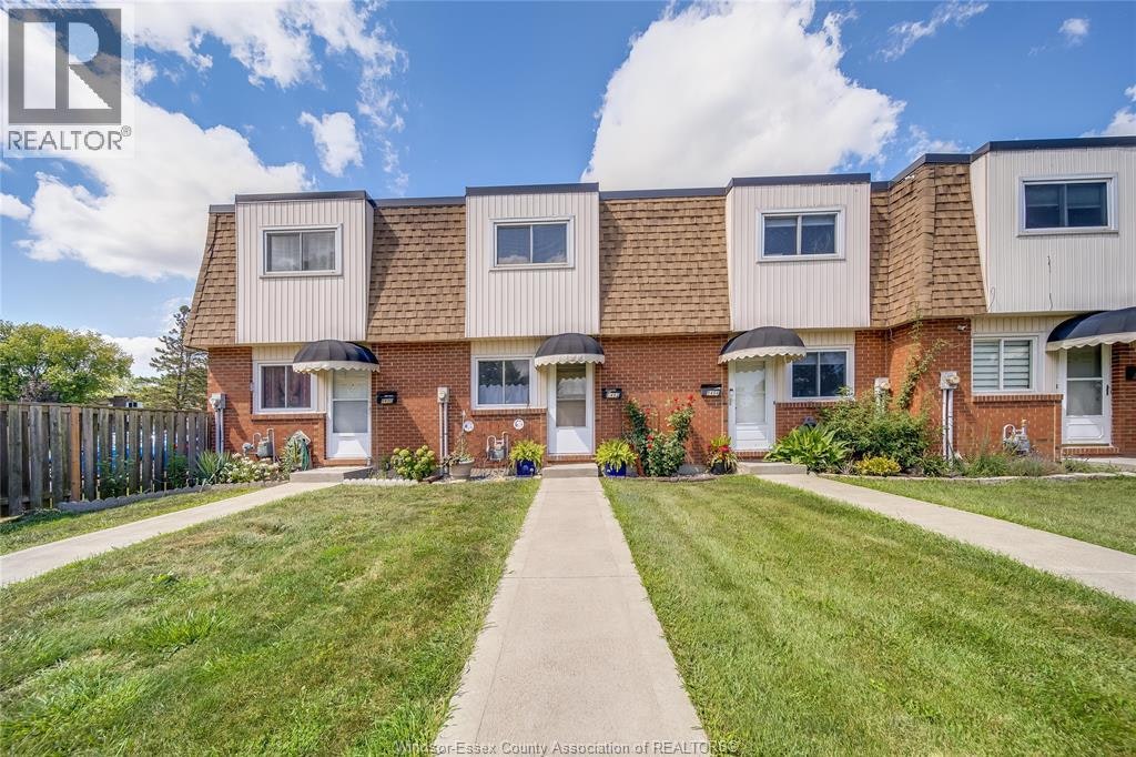 4-5492 Lassaline Avenue, Windsor, ON, N8T 1A8